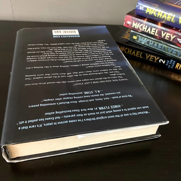 Michael Vey by Richard Paul Evans Books 1-5 Autographed - Picture 4 of 13